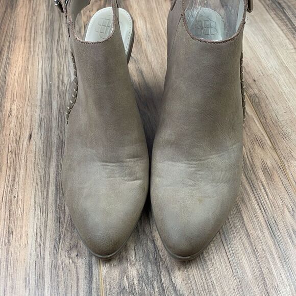 Dana Buchman Claudette sling back ankle bootie 9.5 - Picture 2 of 8